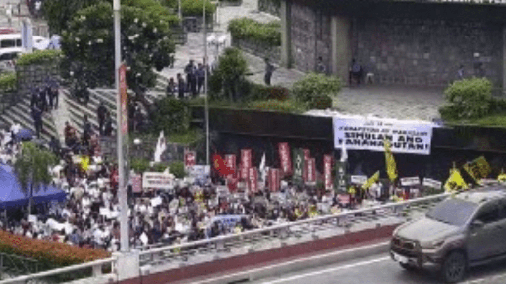 PNP MOBILIZES NATIONWIDE SECURITY MEASURES AHEAD OF POSSIBLE PROTEST&nbsp;ACTIONS